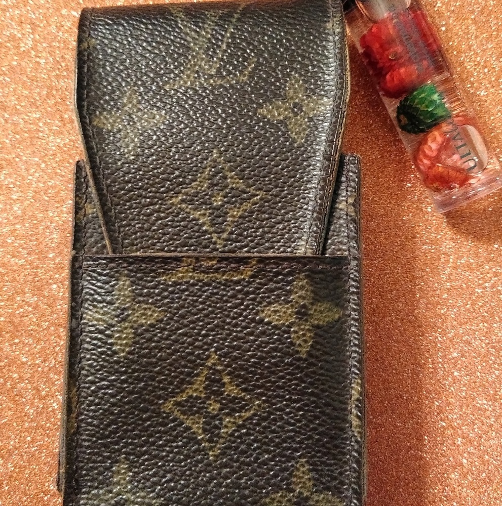 LV Lipgloss/Cigarette Holder